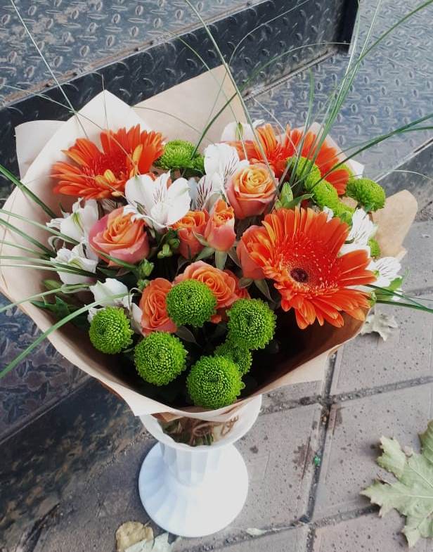 Букет цветов из: Герберы, Хризантемы, Альстромерии и Розы в поселок Карьероуправления
