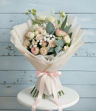 Букет цветов из:  Розы и Лизиантусы в поселок Карьероуправления