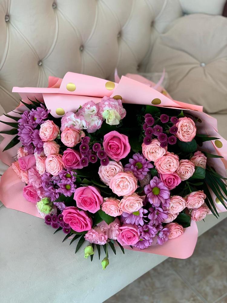 Букет цветов из: Хризантемы, Розы и Лизиантусы в поселок Карьероуправления