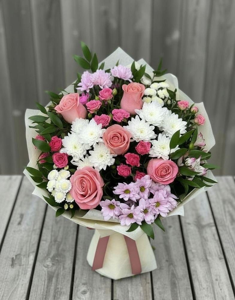 Букет цветов из: Альстромерии, Гвоздики, Розы и Хризантемы в поселок Карьероуправления