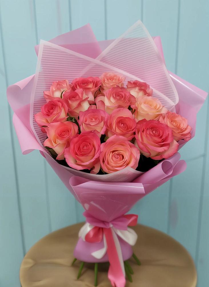 Букет 15 Розовых роз Равель в поселок Карьероуправления