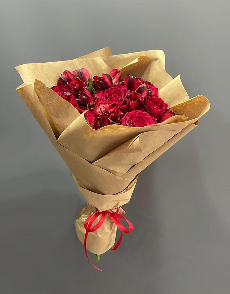 Букет цветов из: Альстромерии и Розы в поселок Карьероуправления