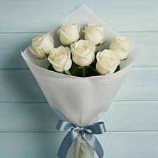Букет 7 Белых роз Эдлесс Лав в поселок Карьероуправления