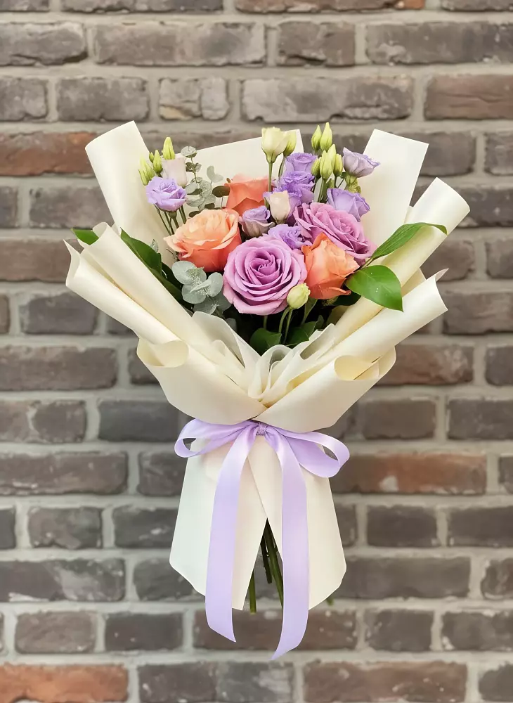 Букет цветов из: Лизиантусы и Розы в поселок Карьероуправления