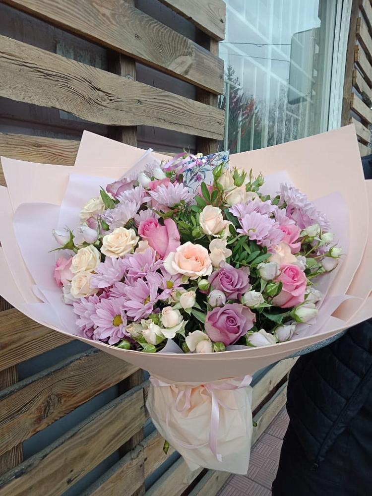 Букет цветов из: Розы и Хризантемы в поселок Карьероуправления