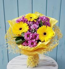 Букет цветов из:  Хризантемы и Герберы в поселок Карьероуправления