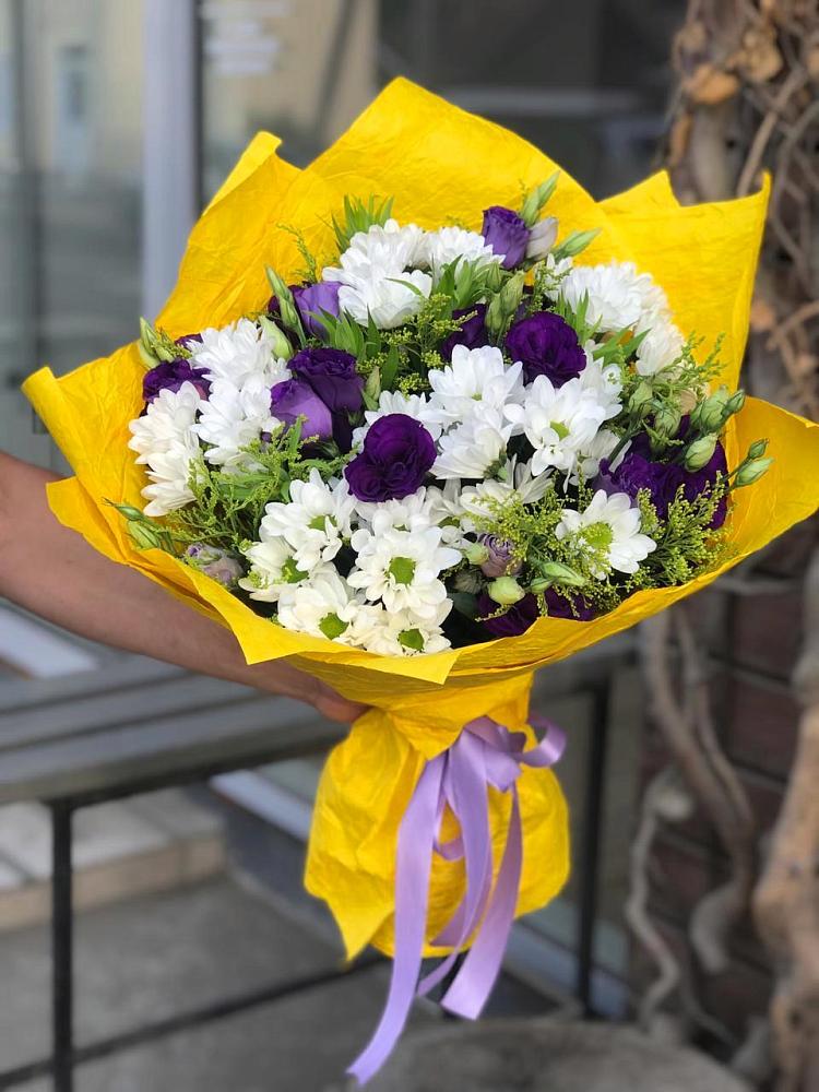 Букет цветов из: Ирисы, Хризантемы и Ромашки в поселок Карьероуправления