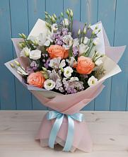 Букет цветов из:  Лизиантусы, Розы, Альстромерии и Гипсофила в поселок Карьероуправления