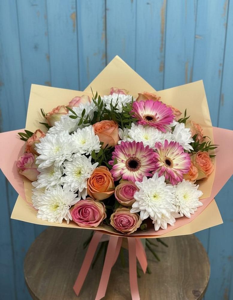 Букет цветов из: Розы, Герберы и Хризантемы в поселок Карьероуправления