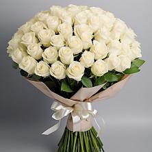 Букет 101 беля роза Белоснежка в поселок Карьероуправления