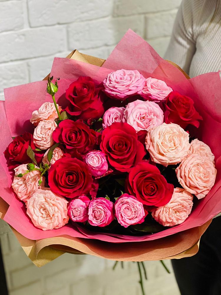 Букет цветов из: Розы в поселок Карьероуправления