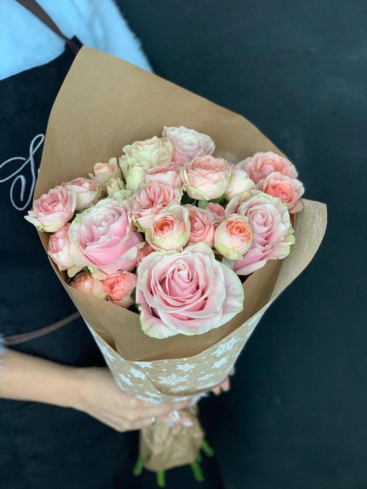 Букет цветов из: Хризантемы и Розы в поселок Карьероуправления