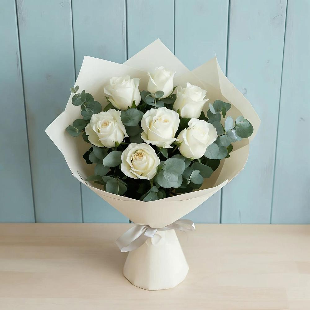 Букет Белые розы в Эвкалипте в поселок Карьероуправления
