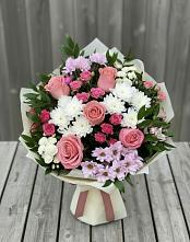 Букет цветов из:  Альстромерии, Гвоздики, Розы и Хризантемы в поселок Карьероуправления