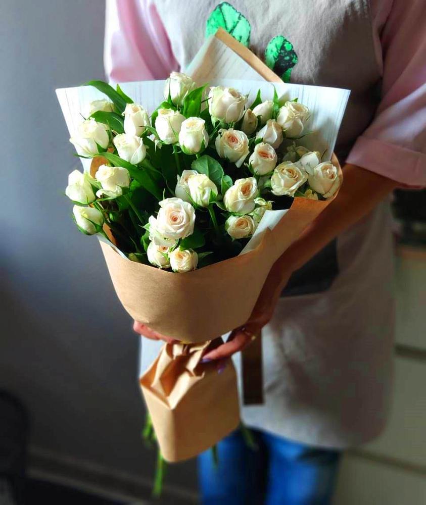 Букет цветов из: Розы в поселок Карьероуправления