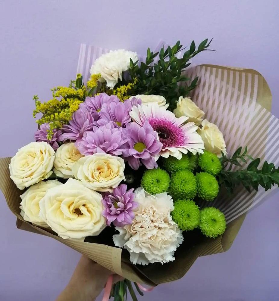 Букет цветов из: Хризантемы, Розы, Гвоздики и Герберы в поселок Карьероуправления