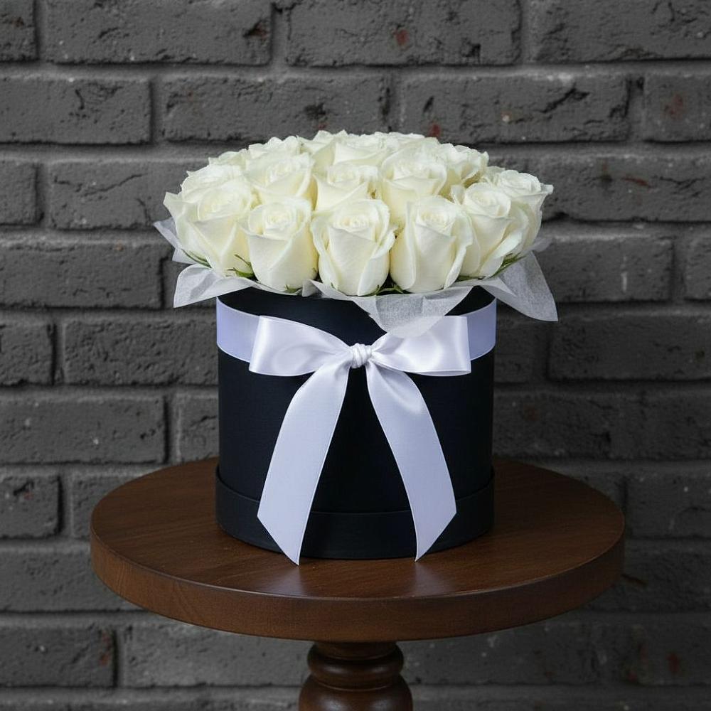 Цветочная композиция из Розы в шляпной коробке в поселок Карьероуправления