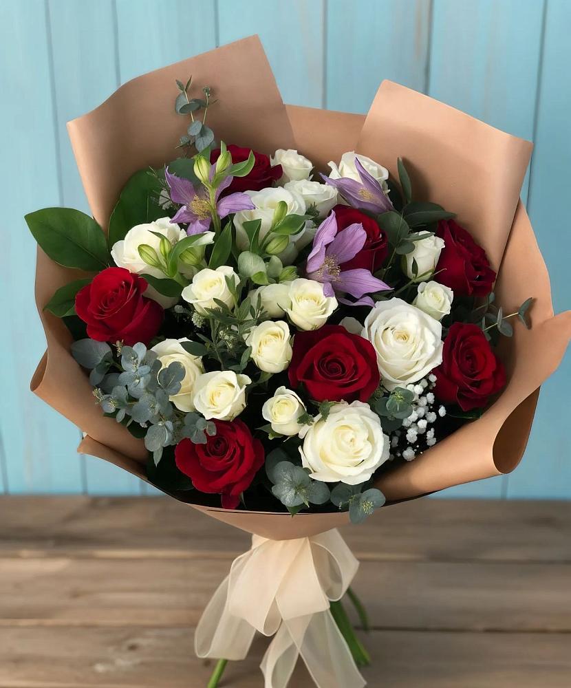 Букет цветов из: Розы и Альстромерии в поселок Карьероуправления
