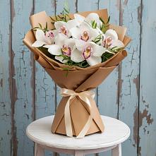 Букет цветов из:  Орхидеи и Розы в поселок Карьероуправления