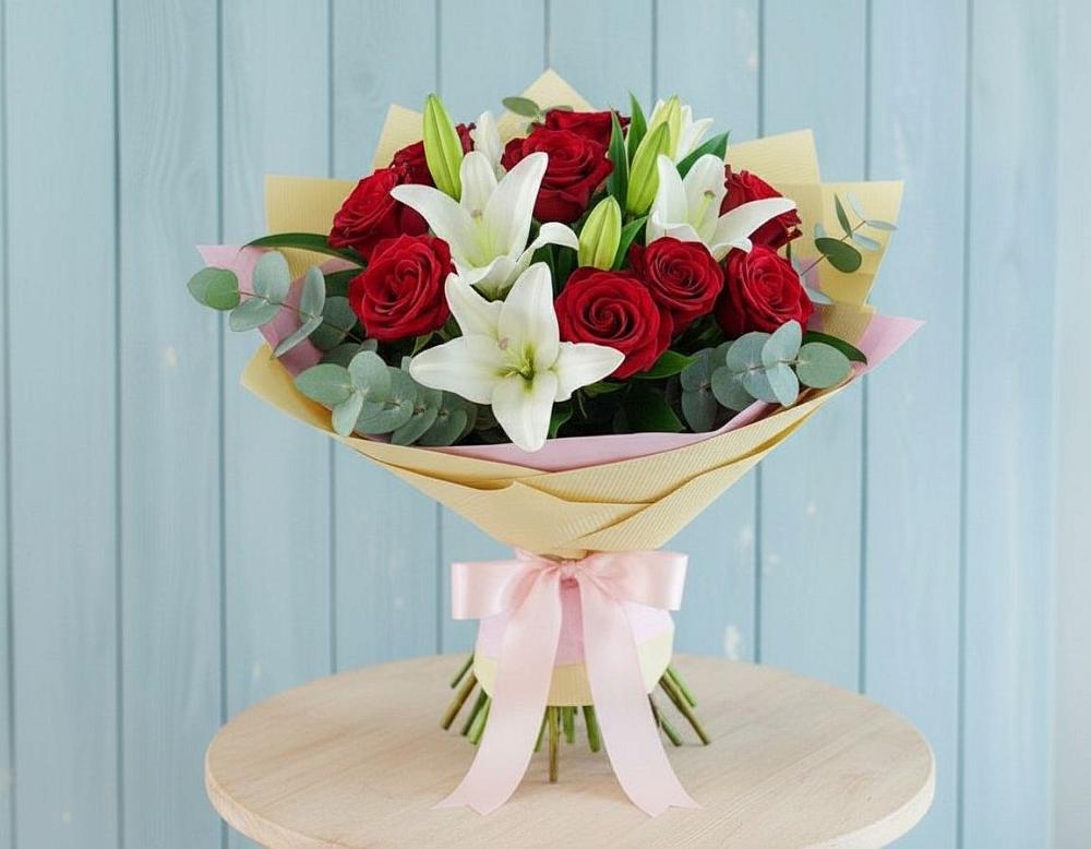 Букет цветов из: Лилии и Розы в поселок Карьероуправления